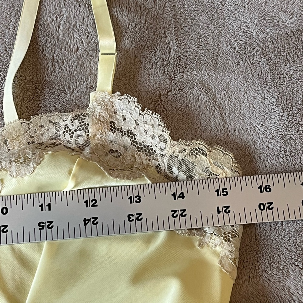 Vintage Pale Yellow Slip with Beige Lace Trim - Picture 11 of 13